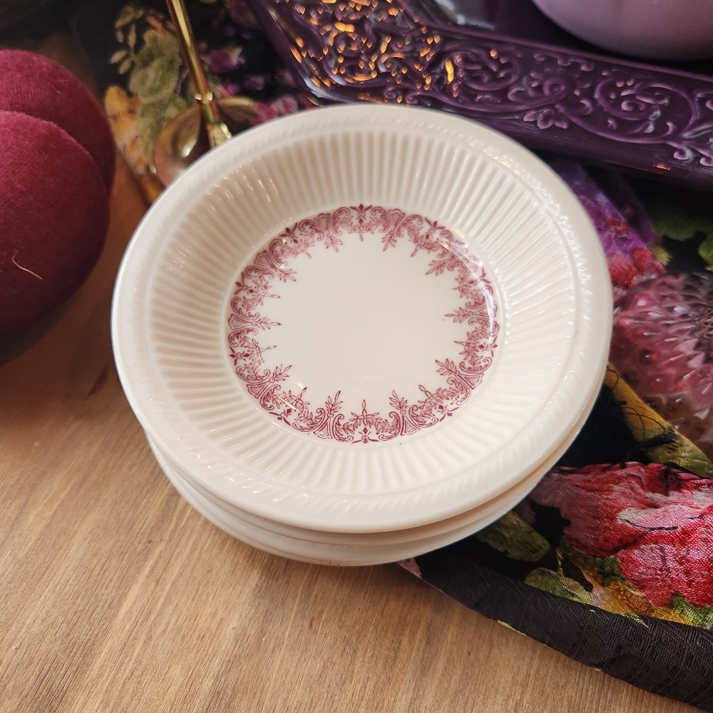 Small plates and bowls